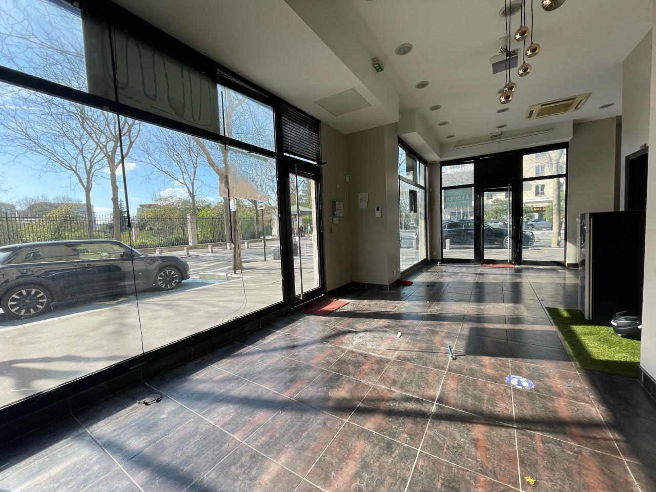 Commerce Bois-Colombes 131m² Location commerce Bois-Colombes Hauts-de-Seine OLCOM2531286 0
